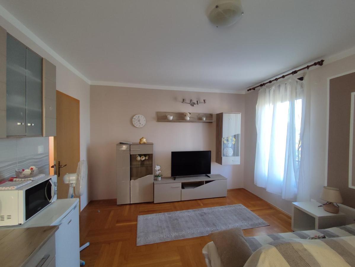 Apartments & Rooms 4 Rijeke カルロヴァッツ エクステリア 写真