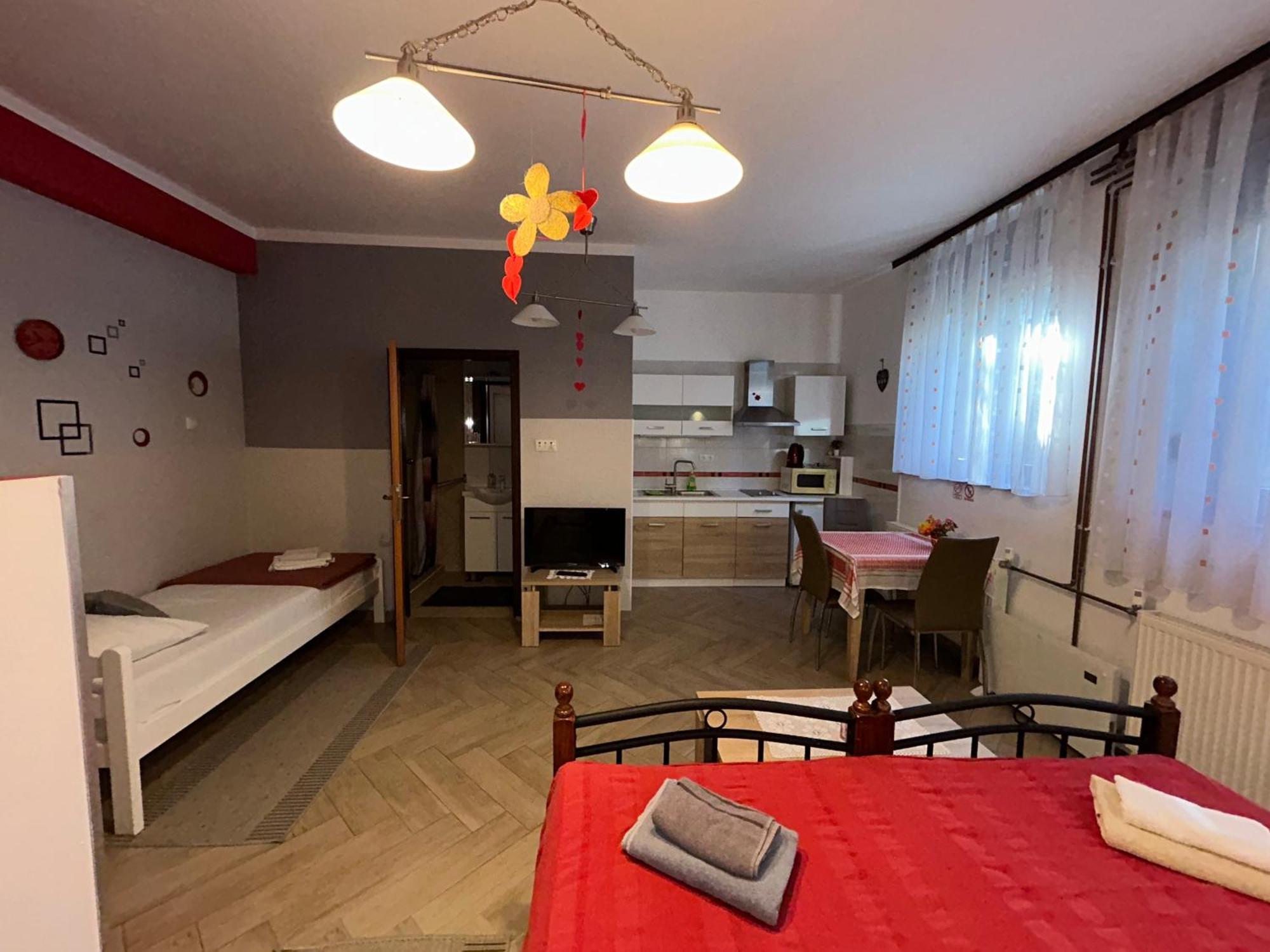 Apartments & Rooms 4 Rijeke カルロヴァッツ エクステリア 写真