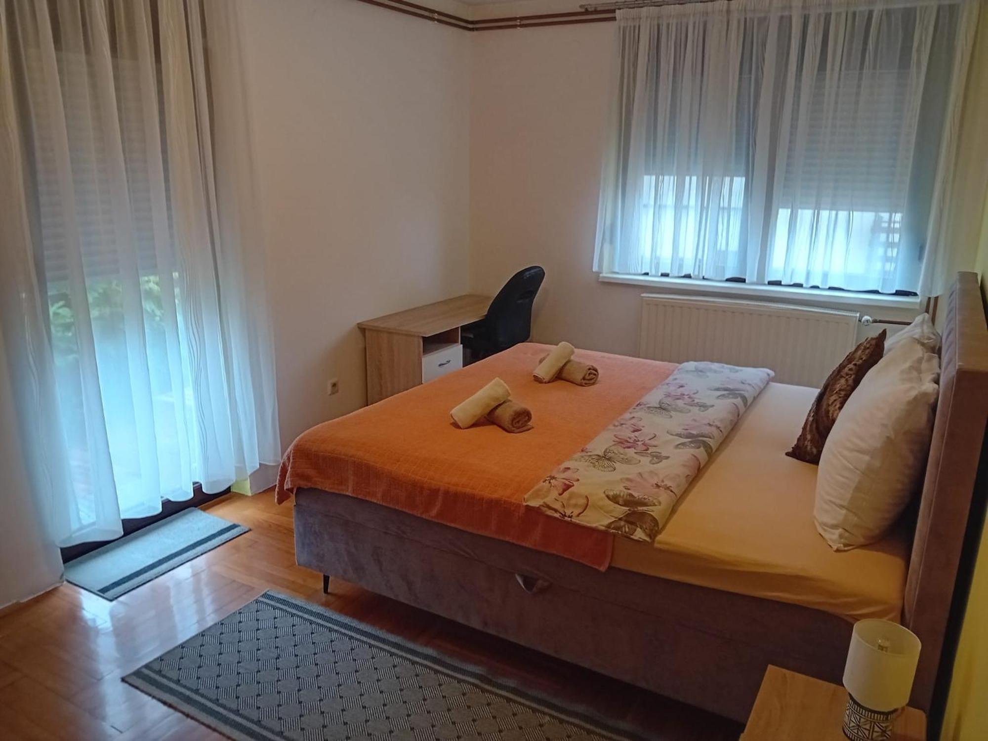 Apartments & Rooms 4 Rijeke カルロヴァッツ エクステリア 写真